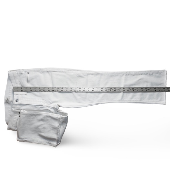 NWOT: J.Crew Women's 9" Billie Demi Boot Crop Jean in White Wash; Size 28 - Picture 15 of 16